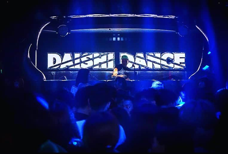 DAISHI DANCEさんのインスタグラム写真 - (DAISHI DANCEInstagram)「2019.8.24.SAT #SAPPORO #札幌  #KINGXMHU @kingxmhu  #DAISHIDANCE #ダイシダンス  #DJBOOTH #DJ #DJLIFE #CLUB 今月も札幌ありがとうございました‼︎ #キングムー 最強でした  1 NEW RELEASE→Link in Bio STRINGS OF LIFE20XX #TRIBALHOUSE with @lukedb_official @djtorajp  2 #NewTrack #NewMusic #ID SAX@ARENA Revisited with @djtorajp @shinji.takeda COMING SOON❓  Pic by @ymdryta」8月25日 21時23分 - daishidance666