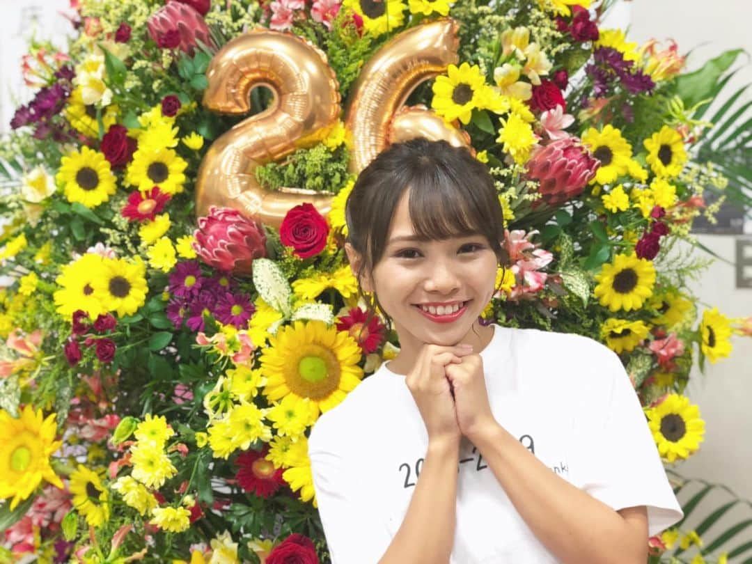 磯佳奈江さんのインスタグラム写真 - (磯佳奈江Instagram)「8月9日で26歳になりました☺︎﻿ ﻿ 今日は、ファンの方に生誕祭を開いて﻿ もらいステキな日になりました。﻿ ﻿ 本当にありがとうございます☺︎﻿ ﻿ 26歳は、自分にとって始まりの年で、﻿ スタートの年だと思っています。﻿ ﻿ NMB48を卒業して、﻿ 新しいことを始めるのは正直怖いけど、﻿ その先にはきっと幸せだったり、﻿ 楽しいことが待っていると信じて﻿ 頑張っていきたいと思います。﻿ ﻿ そして、毎日笑顔で過ごしたい☺︎﻿ ﻿ 26歳の私も応援してくださると﻿ 嬉しいです。﻿ ﻿ よろしくお願いします。﻿ ﻿ #誕生日 #生誕祭 #ありがとう」8月25日 21時34分 - isochan89