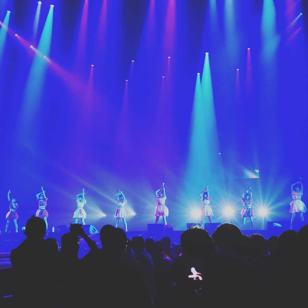 アップアップガールズ (仮)のインスタグラム：「アップアップガールズ（２） 初のストロベリーステージ 沢山の人の力をお借りして立てたステージです。 沢山の感謝を胸にステージを全部使って歌い踊り走りました！！ 気持ちが届いてれば嬉しいです！！ #アプガ2の夏2019 #アプガ2のアオハル はまだ続きます！ 応援よろしくお願いします。 #アプガ2 #アットジャム #アットジャムエキスポ2019」