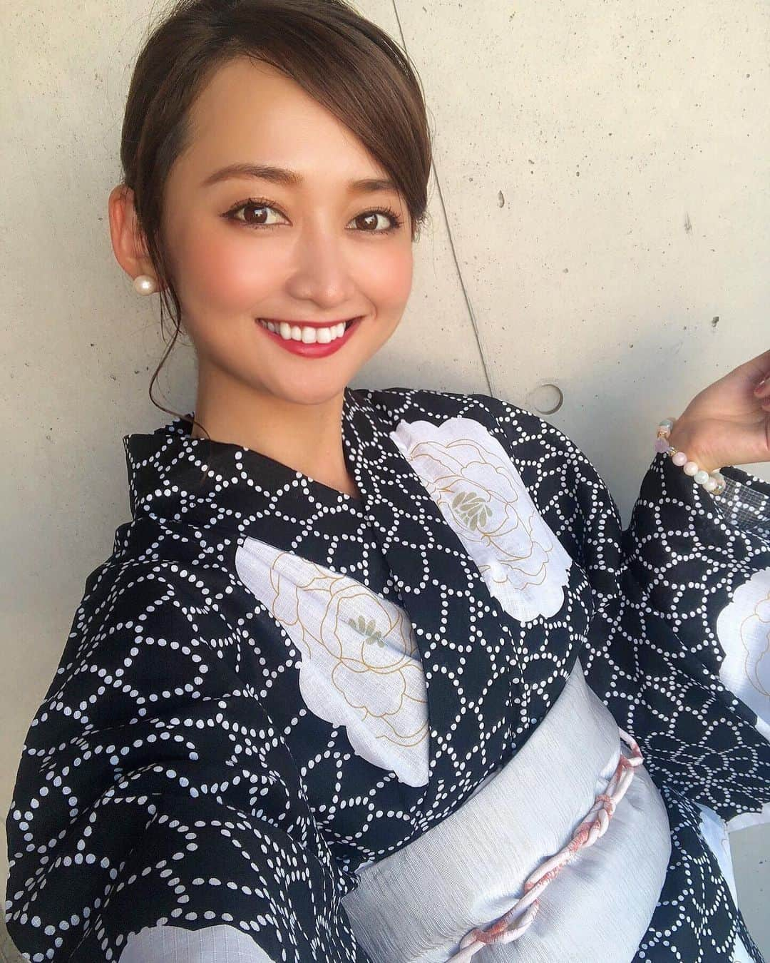 山吹香織さんのインスタグラム写真 - (山吹香織Instagram)「🆕👘❤️ ・ ・ ・ えりなお姉との麻布十番祭りの写真はまたアップします🥳✨ ・ ・ #麻布十番#お祭り#yukata#浴衣#浴衣ヘア#japanese #和装#和装ヘア#メディアム#ヘアアレンジ#summer#roppongi #麻布十番祭り#happy#enjoy#Smile#holiday #夏女 #夏の思い出  #続く 🤳🏾 #おやすみなさい 🌝」8月25日 21時36分 - kaori_yamabuki