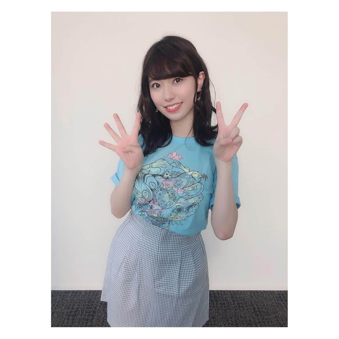 星名あゆみさんのインスタグラム写真 - (星名あゆみInstagram)「担当カラーの水色Tシャツ🎐💙﻿ ﻿ ポーズは24時間を表してみた！！！笑^_^﻿ ヘアメイクさんに髪型は担当してもらったので﻿ いつもと少し違う感じだよ〜✂️﻿ ﻿ #24TV #nissan #ライブ #イベント #24時間テレビtシャツ #instagood #followme #ootd #likeforlikes #24時間テレビ #Tシャツ﻿ #横浜 #ヘアアレンジ #水色 #水色コーデ」8月25日 21時48分 - hoshina_ayumi