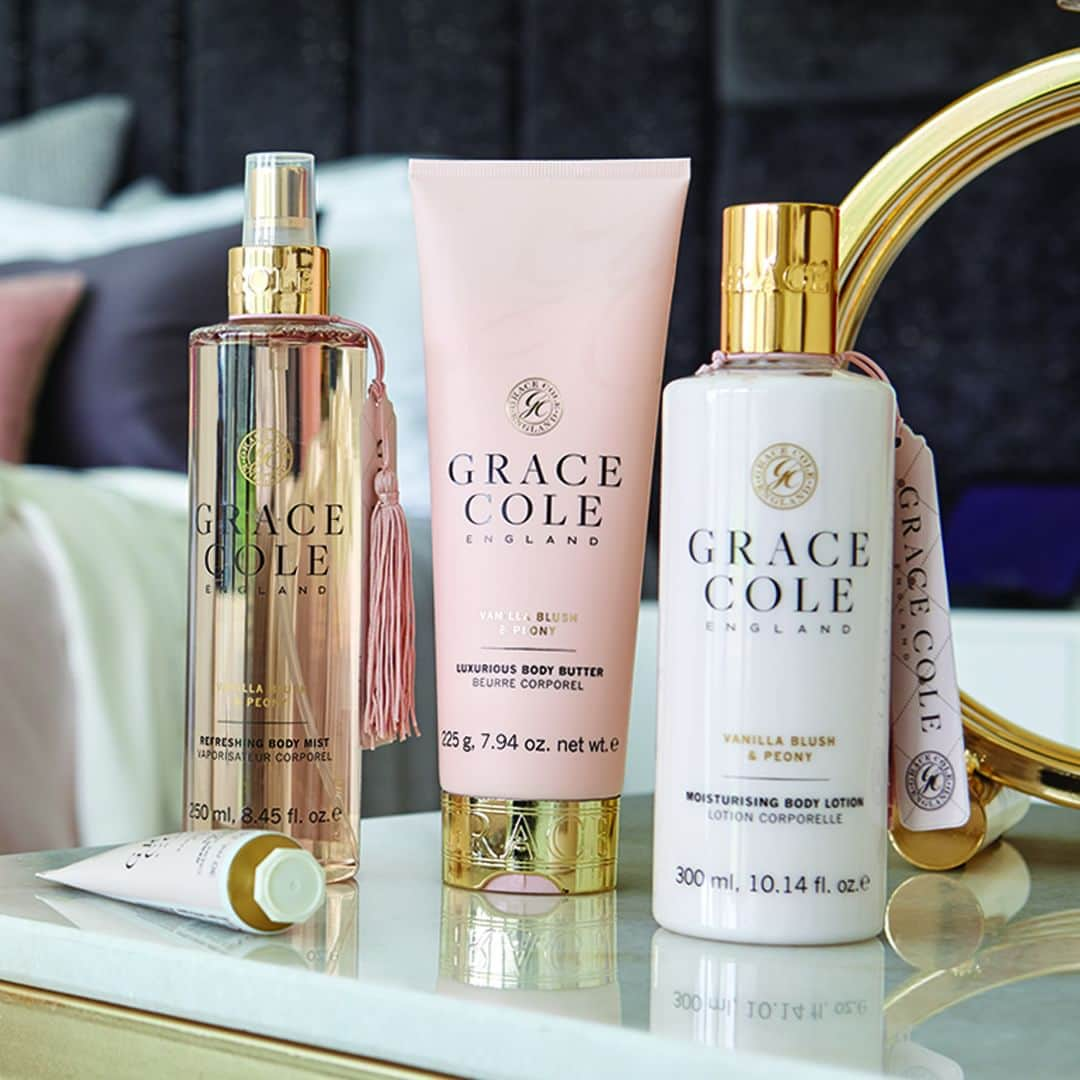 Grace Coleさんのインスタグラム写真 - (Grace ColeInstagram)「Luxurious body care products in your favourite fragrances www.gracecole.co.uk  #creams #lotions #washes #bodywash #bodycare #skincare #showergel #bodymist #fragrance #madeinengland #glamour #luxury #gracecole #gcglamour #gcglamourmoment  #favouritefragrances #scent」8月25日 22時01分 - gracecoleltd