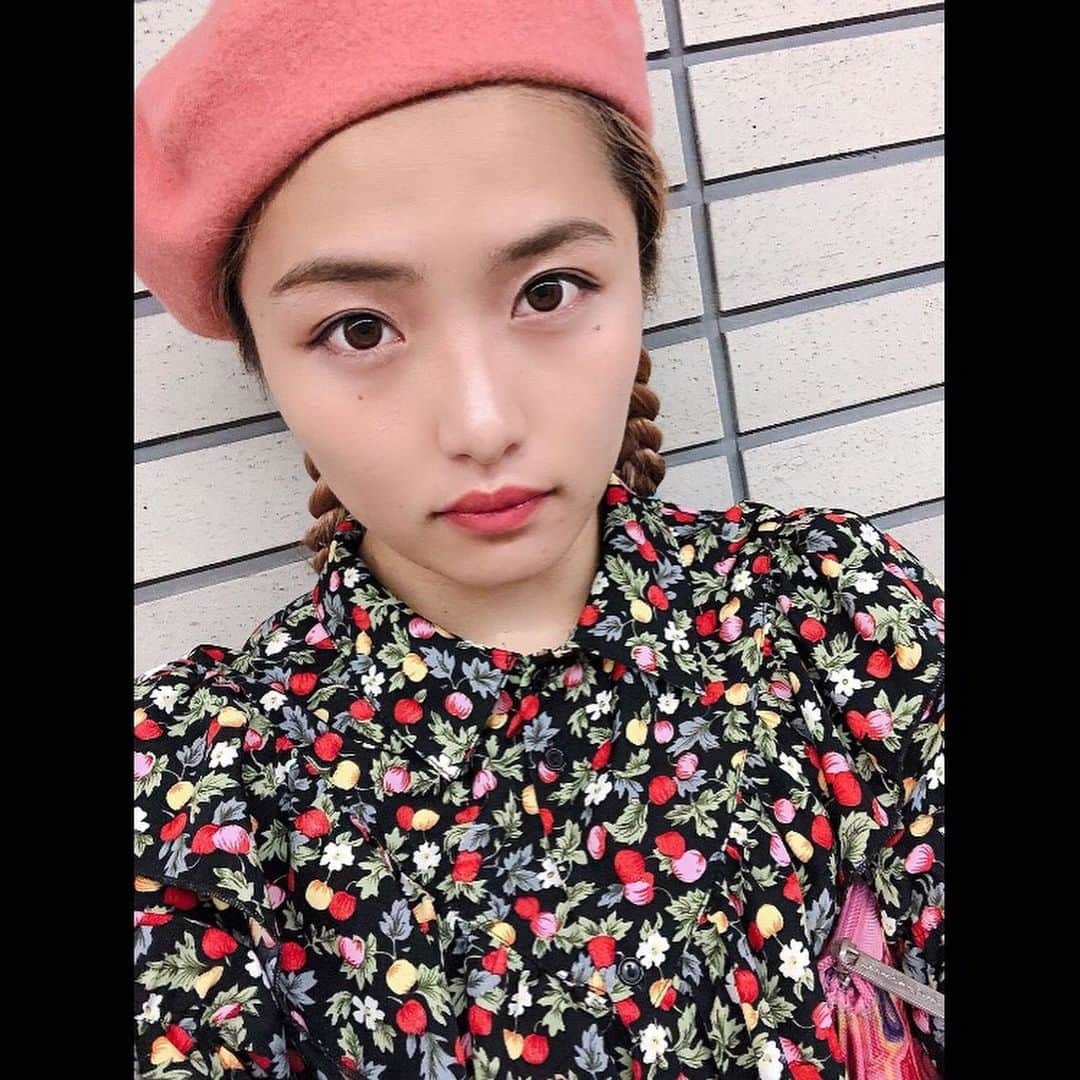 森山あすかさんのインスタグラム写真 - (森山あすかInstagram)「マリリンモンローアスカ🌈✌️ セクシー極まってるやろ🌈✌️ #加工カメラ神 #ニキビ消えた #頬削れた #こんなんなわけない #暑すぎて結んでるとこ以外全部髪中入れた」8月25日 21時58分 - moriyama__asuka