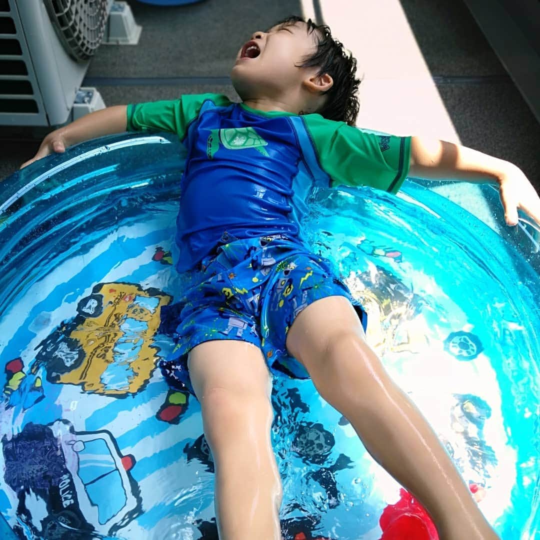 清野紗耶香さんのインスタグラム写真 - (清野紗耶香Instagram)「#おうちプール 👶みたいで可愛い💠と思って撮ってると、 5枚目みたいなことも起こる。 天使であり、男の子であり、オッサンであり、怪獣であり、悪魔。 それがこーた。 . .  #4歳5ヶ月#まめちょびん #こどもちゃれんじすてっぷ #しまじろう#カルピスできた @kodomochallenge #キューピーベビーヘア#牛乳石鹸 #男の子ママ #ママライフカメラ #mamagirl  #ハロー赤ちゃん探検隊19年8月 #こどもと暮らす #ままのて #はぐピク #はぐピク夏祭り #親バカ部男の子  #子育てぐらむ#ママリ#ママタス#コドモノ #コノビー #mamano #comona #ikumama #コドモダカラ #mamanoko#キズナ」8月25日 22時04分 - seino_sayaka