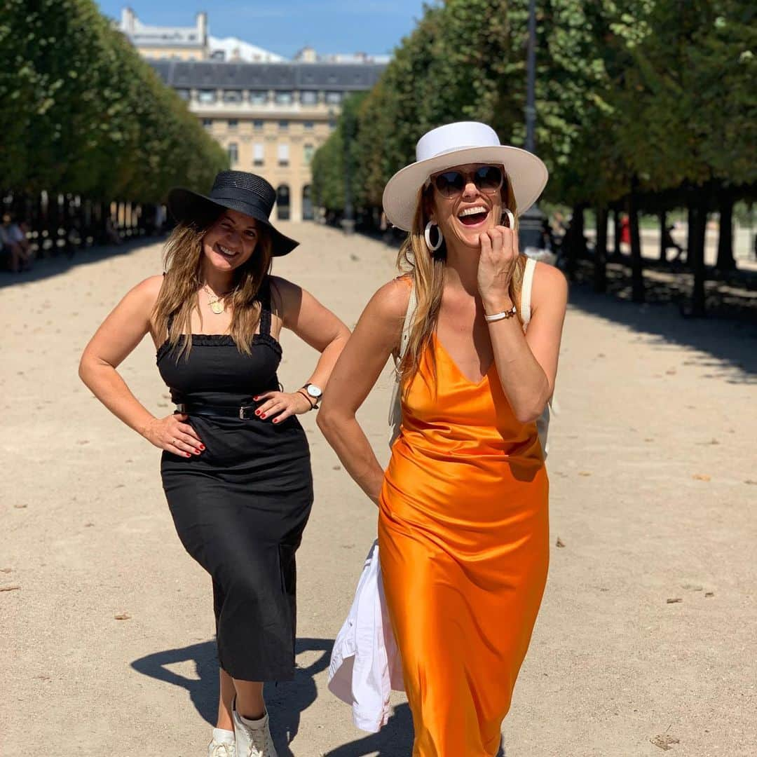 ケイト・ウォルシュさんのインスタグラム写真 - (ケイト・ウォルシュInstagram)「Les deux coquettes」8月25日 22時06分 - katewalsh