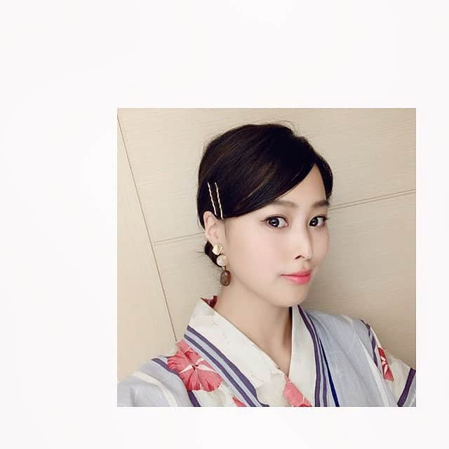 倉松すみれさんのインスタグラム写真 - (倉松すみれInstagram)「#yukata ,👘🎐💫🎋 髪飾りはピンにしてみた♪ パールとゴールドのピンを両側に付けて...💭 夏の夜風に揺れるピアスも♡ あゆみさん着付けありがとう🥰 . . . . . #浴衣#👘#夏#祭り#日本の夏#ゆかた#おしゃれ#和#ファッション#夜風#kimono#summer#matsuri#japan#fashion#modernstyle#japanesegirl」8月25日 22時23分 - sumire_0415