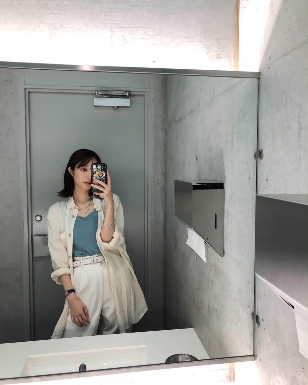 のインスタグラム：「ティファニーでDJを🧤」
