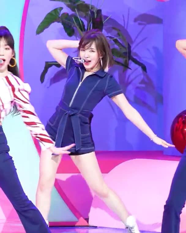 ウェンディ（ファンアカウント）のインスタグラム：「Umpah Umpah! 💙 #WENDY #웬디 #REDVELVET #레드벨벳」