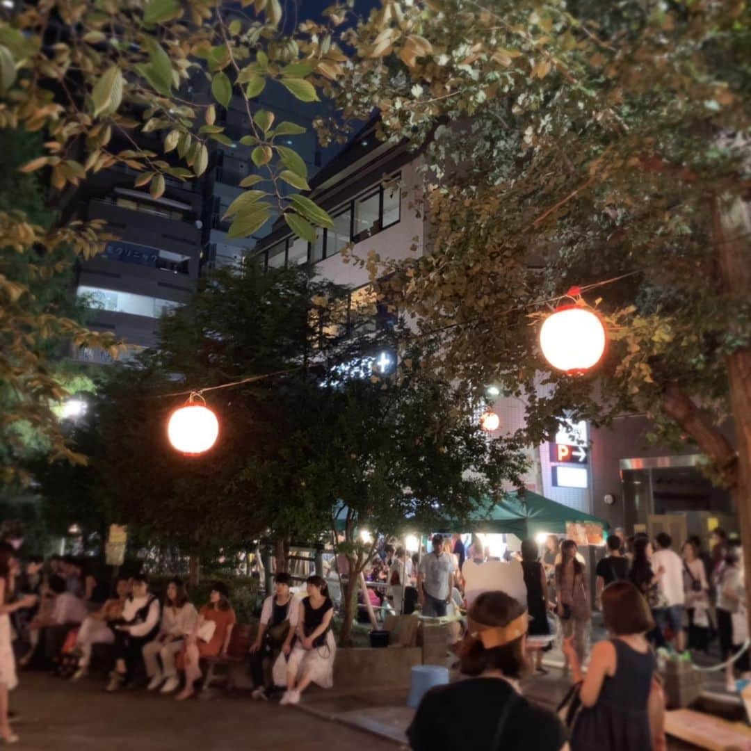 栗原由佳のインスタグラム：「#麻布十番祭り #夏の終わりに #家族でお出かけ #射的 #ガラポン #ラブリアンツァ #トリュフ #その場で削って #トッピング #パスタ  #おいしかった😋 子供たちは他に金魚すくいやヨーヨー釣りもしました！」