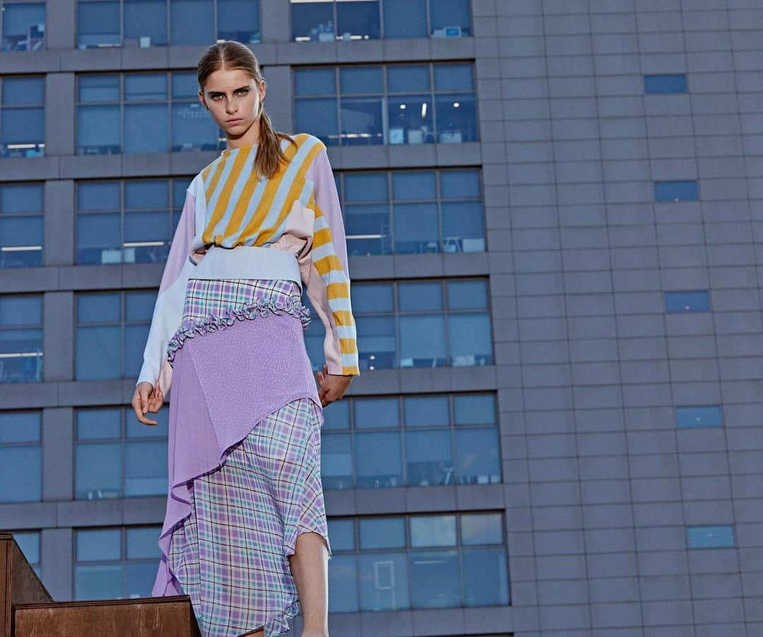 LIECOLLECTIONさんのインスタグラム写真 - (LIECOLLECTIONInstagram)「Rooftop looks in LIE~ - - - - #liecollection #rooftop #stripes #inspiration #color #LIElook #bold  #ss19look #repost #daylook #collection #LIE #look #ss19 #lielook #outfitdujour #stripes #denim #summer #outfitdujour」8月25日 23時08分 - liecollection_