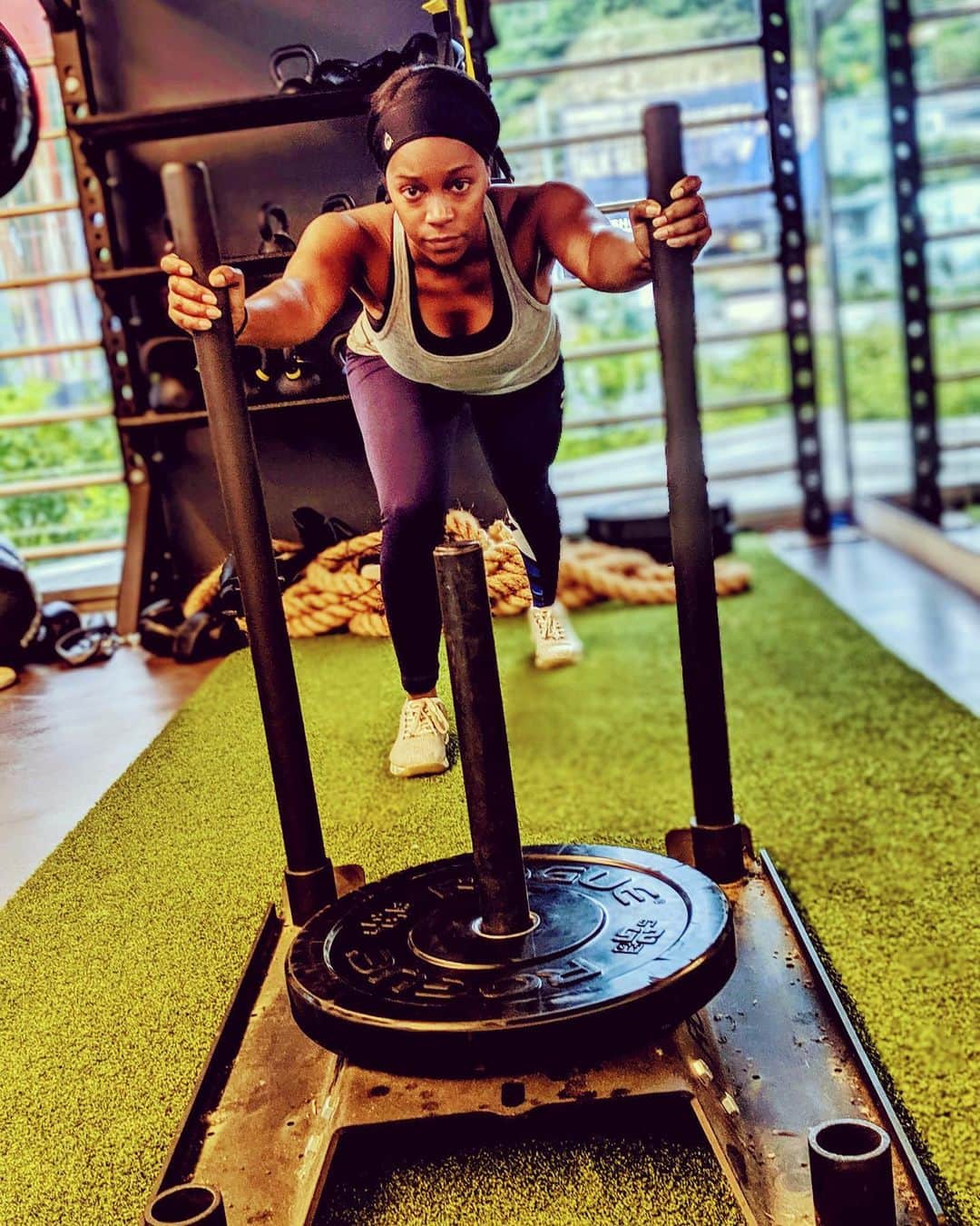 アジャ・ナオミ・キングのインスタグラム：「When shit gets hard, you gotta keep pushing. 👊🏾」