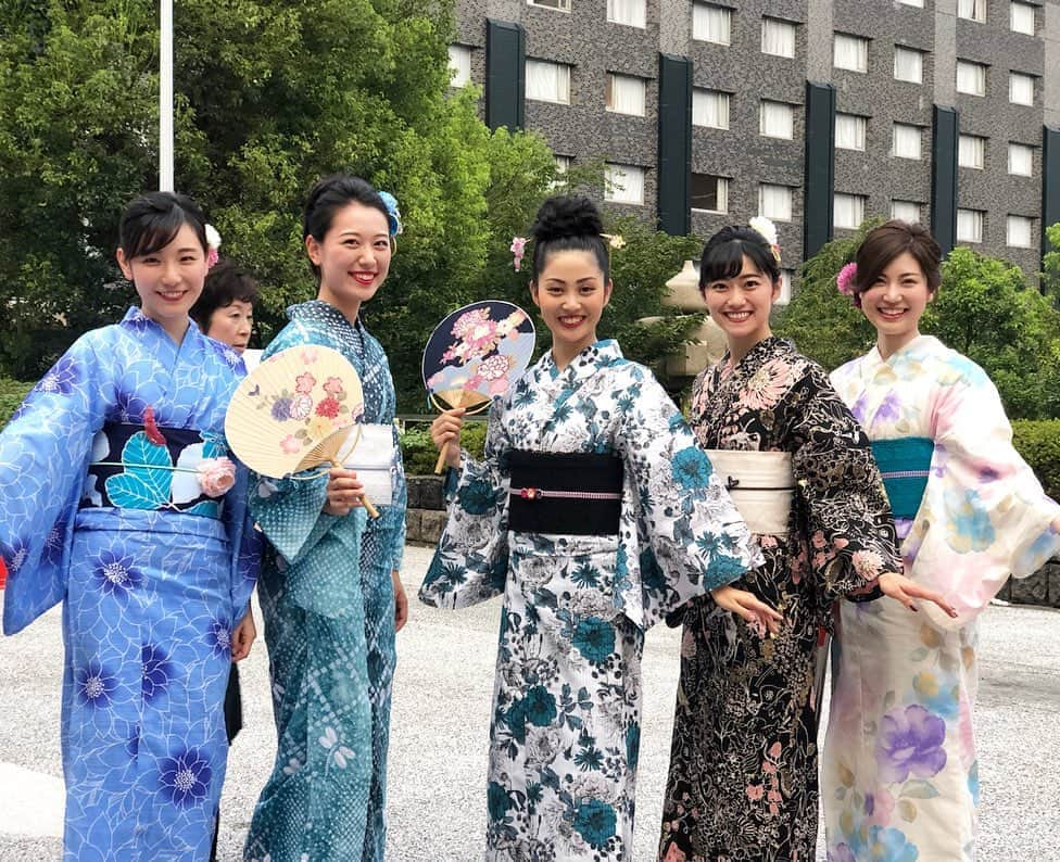 Sayuri（岸岡小百合）さんのインスタグラム写真 - (Sayuri（岸岡小百合）Instagram)「* 今年の夏も日本の夏を楽しめて嬉しかったなぁ🎐 * 高輪夏祭りでは 可愛い可愛い自慢の妹ちゃんたちの 浴衣ショーも観れたし、 毎年恒例になりつつある、 高円寺の阿波踊りも最高でした😭‼️ * 日本の夏ってやっぱりいいよね。 * だれか、私を阿波踊りの連に入れてください🤣‼ やりたぃぃぃぃぃ！ #浴衣ショー素敵だったよお！ #みんな可愛かった😭 #最後音気をつけてねw #阿波踊り #高円寺  #高円寺阿波踊り #日本の夏 #instagramjapan  #びっくり連 #天水連 #菊水連 #ゆかたクイーン #きものクイーン #ハクビ #浴衣 #ゆかた #浴衣ショー #和装」8月25日 23時27分 - sayuuringo