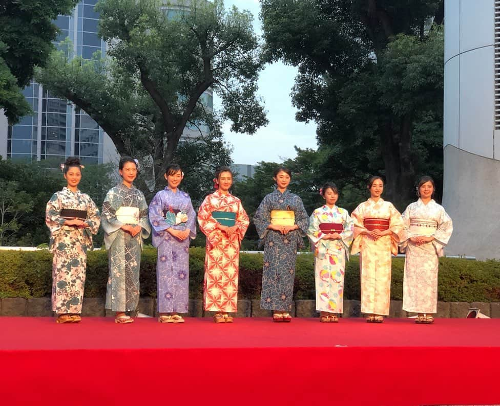 Sayuri（岸岡小百合）さんのインスタグラム写真 - (Sayuri（岸岡小百合）Instagram)「* 今年の夏も日本の夏を楽しめて嬉しかったなぁ🎐 * 高輪夏祭りでは 可愛い可愛い自慢の妹ちゃんたちの 浴衣ショーも観れたし、 毎年恒例になりつつある、 高円寺の阿波踊りも最高でした😭‼️ * 日本の夏ってやっぱりいいよね。 * だれか、私を阿波踊りの連に入れてください🤣‼ やりたぃぃぃぃぃ！ #浴衣ショー素敵だったよお！ #みんな可愛かった😭 #最後音気をつけてねw #阿波踊り #高円寺  #高円寺阿波踊り #日本の夏 #instagramjapan  #びっくり連 #天水連 #菊水連 #ゆかたクイーン #きものクイーン #ハクビ #浴衣 #ゆかた #浴衣ショー #和装」8月25日 23時27分 - sayuuringo