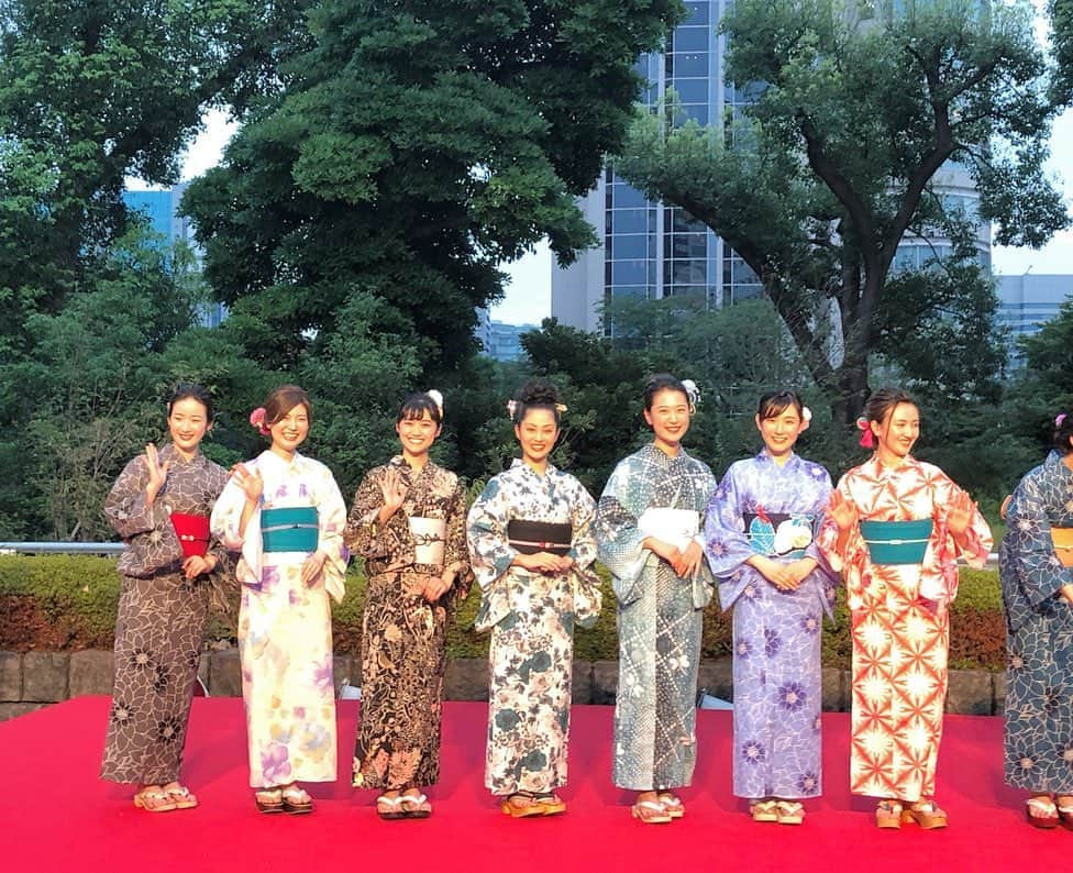 Sayuri（岸岡小百合）さんのインスタグラム写真 - (Sayuri（岸岡小百合）Instagram)「* 今年の夏も日本の夏を楽しめて嬉しかったなぁ🎐 * 高輪夏祭りでは 可愛い可愛い自慢の妹ちゃんたちの 浴衣ショーも観れたし、 毎年恒例になりつつある、 高円寺の阿波踊りも最高でした😭‼️ * 日本の夏ってやっぱりいいよね。 * だれか、私を阿波踊りの連に入れてください🤣‼ やりたぃぃぃぃぃ！ #浴衣ショー素敵だったよお！ #みんな可愛かった😭 #最後音気をつけてねw #阿波踊り #高円寺  #高円寺阿波踊り #日本の夏 #instagramjapan  #びっくり連 #天水連 #菊水連 #ゆかたクイーン #きものクイーン #ハクビ #浴衣 #ゆかた #浴衣ショー #和装」8月25日 23時27分 - sayuuringo