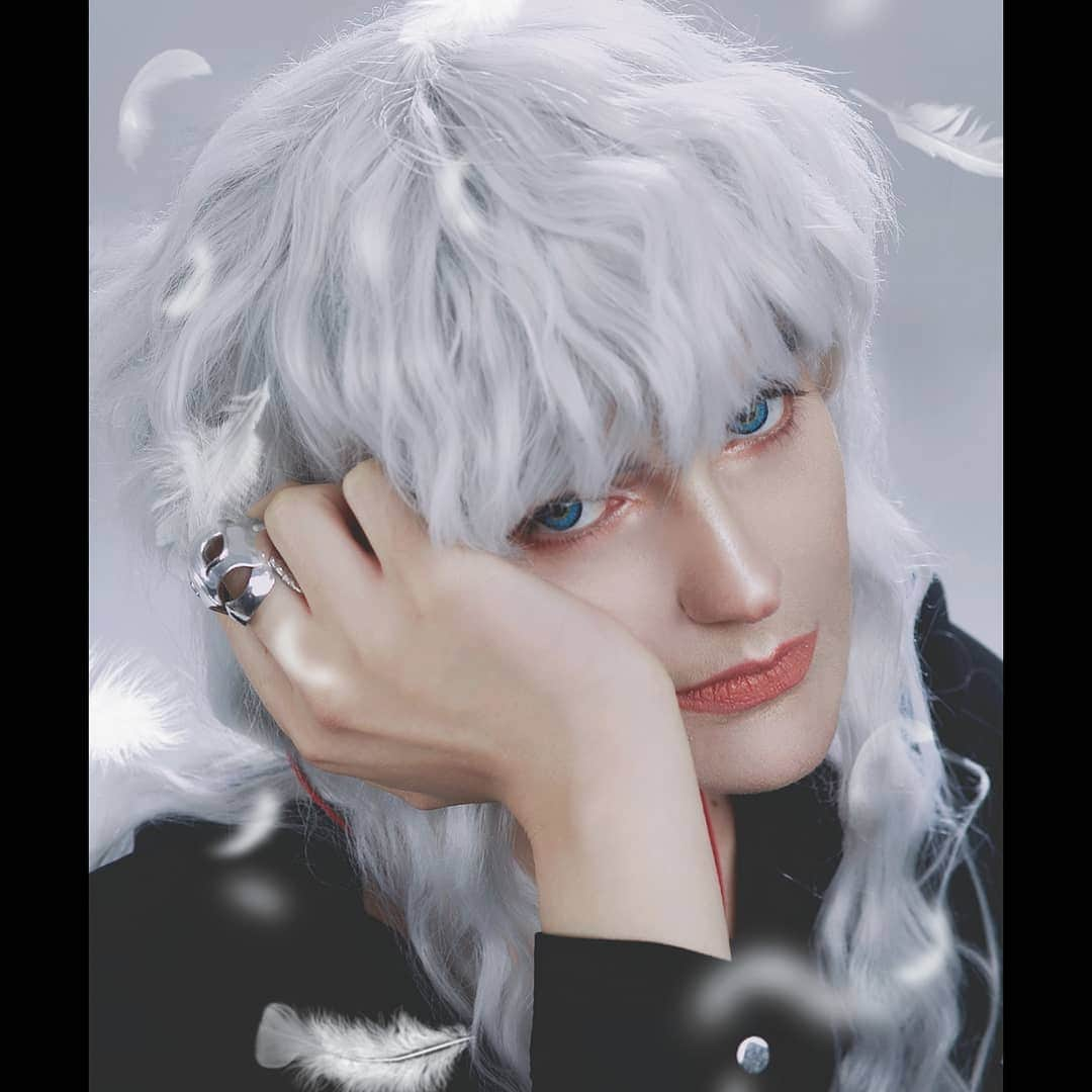 Gesha Petrovichさんのインスタグラム写真 - (Gesha PetrovichInstagram)「Photo by @m0krushina Re :PPD Wig @geshacos Ring by @satoshimachida 🙏✨🔥 #griffith #cosplay #グリフィス #ベルセルク #geshacoser」8月25日 23時32分 - petrovichgesha