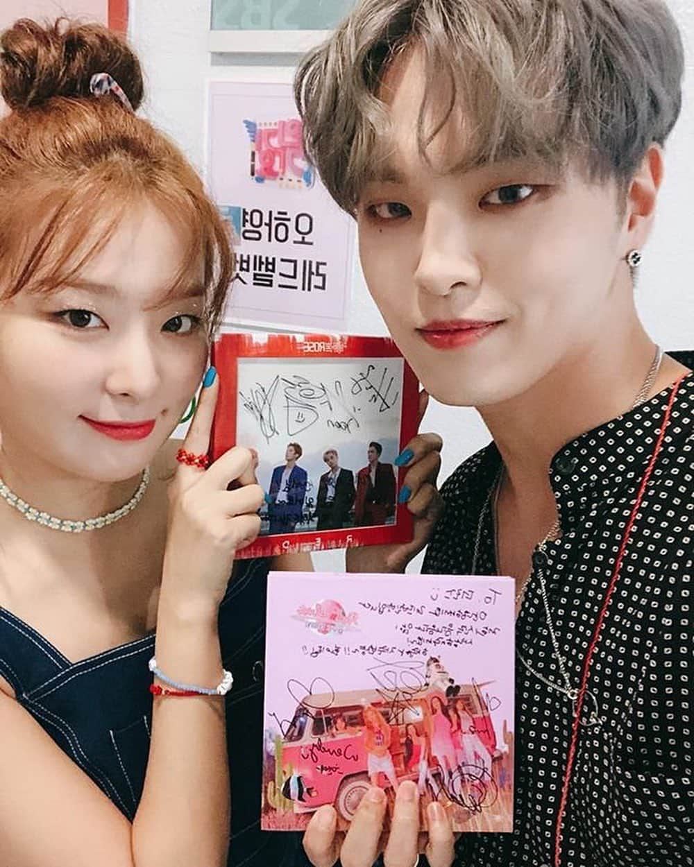 スルギさんのインスタグラム写真 - (スルギInstagram)「190825 SEULGI - The Rose Lee Hajoon Instagram update TRANS: "We used to play games together on an iPad in high school  It seems like it was just yesterday ㅎㅎ Fighting!" #REDVELVET #레드벨벳 #SEULGI #슬기 #🐻」8月25日 23時43分 - kristiandawal29