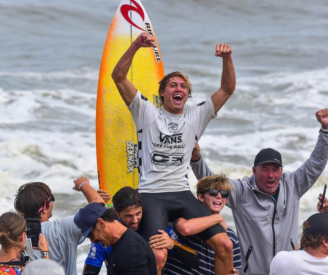 リップカールさんのインスタグラム写真 - (リップカールInstagram)「Team @ripcurl_usa cleans up at the 57th annual East Coast Surfing Championship! @lukes_gordons wins his 2nd WQS of the year by claiming the #VansPro 3000 title, while teammate @crosbycola takes out the #VansProJr ECSC. Congrats boys! 🏆 🏆@wsl.qs」8月26日 9時45分 - ripcurl