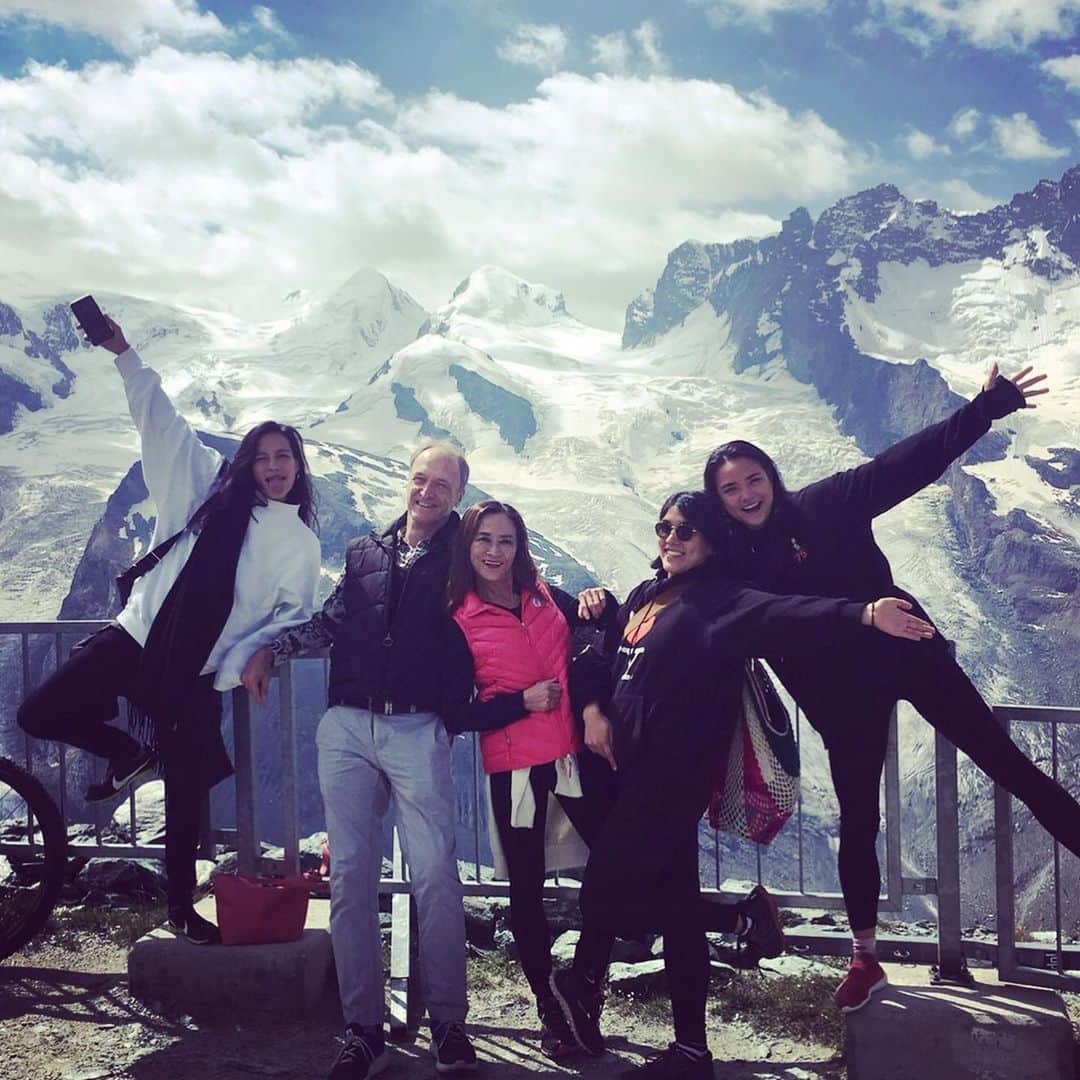 加賀美セイラさんのインスタグラム写真 - (加賀美セイラInstagram)「#Summer #vacation  #Family #trip to #Switzerland #🇨🇭🇨🇭🇨🇭#FirstTime #matterhorn #zermat #beautiful #NoWords  #初スイス #綺麗過ぎ #家族旅行 #夏」8月26日 9時51分 - serakagami