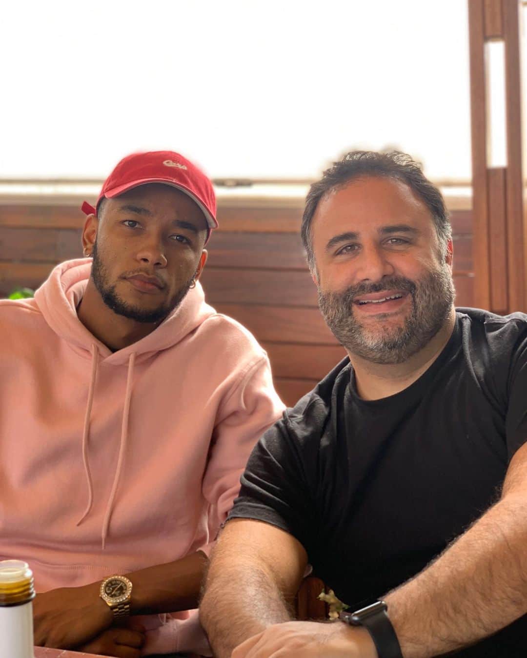 ラファエル・ダ・シルバのインスタグラム：「Esse é brabo! @marcofialdini #estounobarbaro 😬」