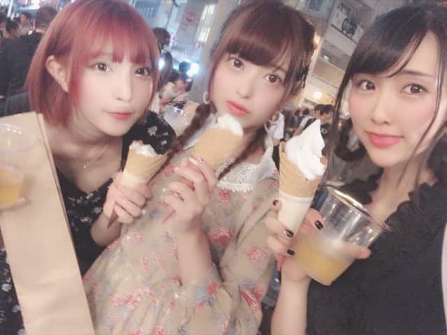 のインスタグラム：「麻布十番祭り行ってきました💓 愛しの2人と🌸  #麻布十番祭り #麻布十番 #お祭り #まつり #仲良し」