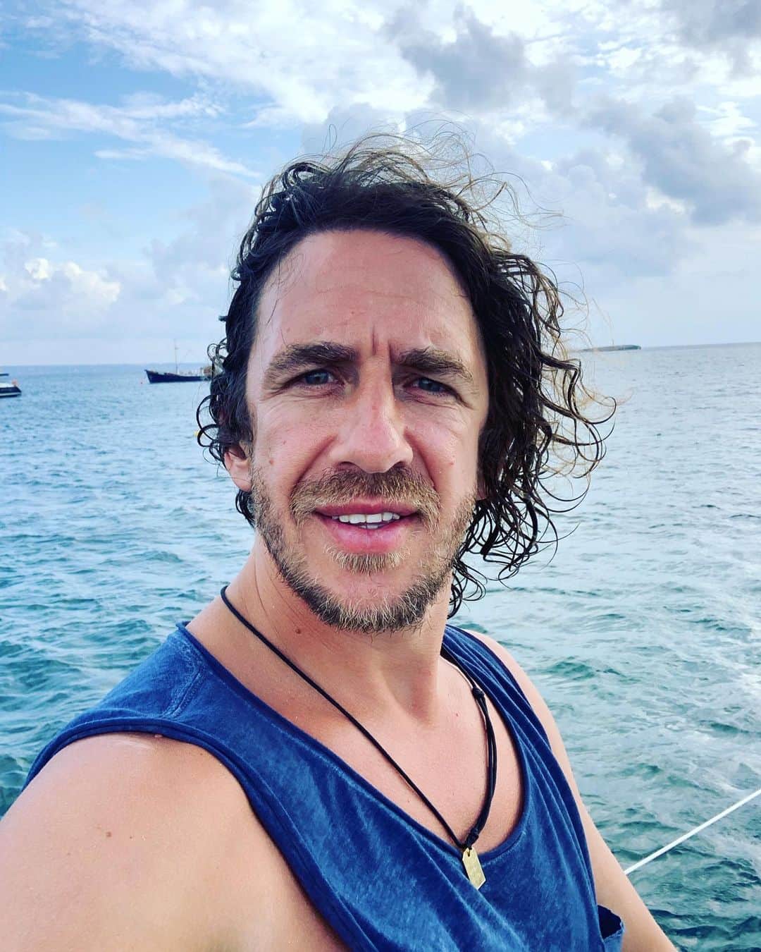 カルレス・プジョルのインスタグラム：「Hoy tenemos partido! Som-hi Barça.💪🔵🔴」