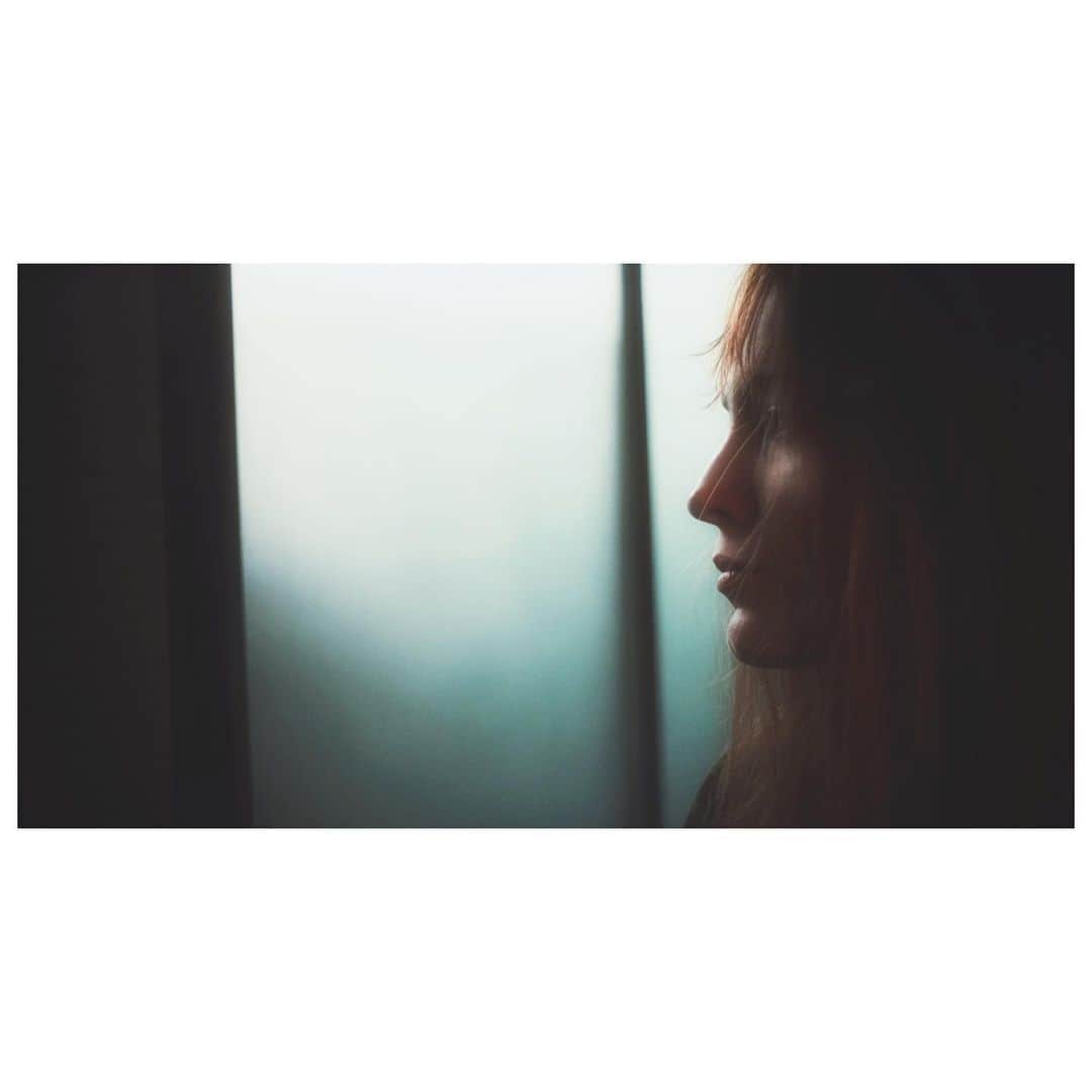 リード・モラノのインスタグラム：「test frame I shot of the inimitable @blakelively for #therhythmsectionmovie  can’t wait for the world to see this insane 💯 NEXT LEVEL performance. soon. Hbd to the one & only WT 💛」