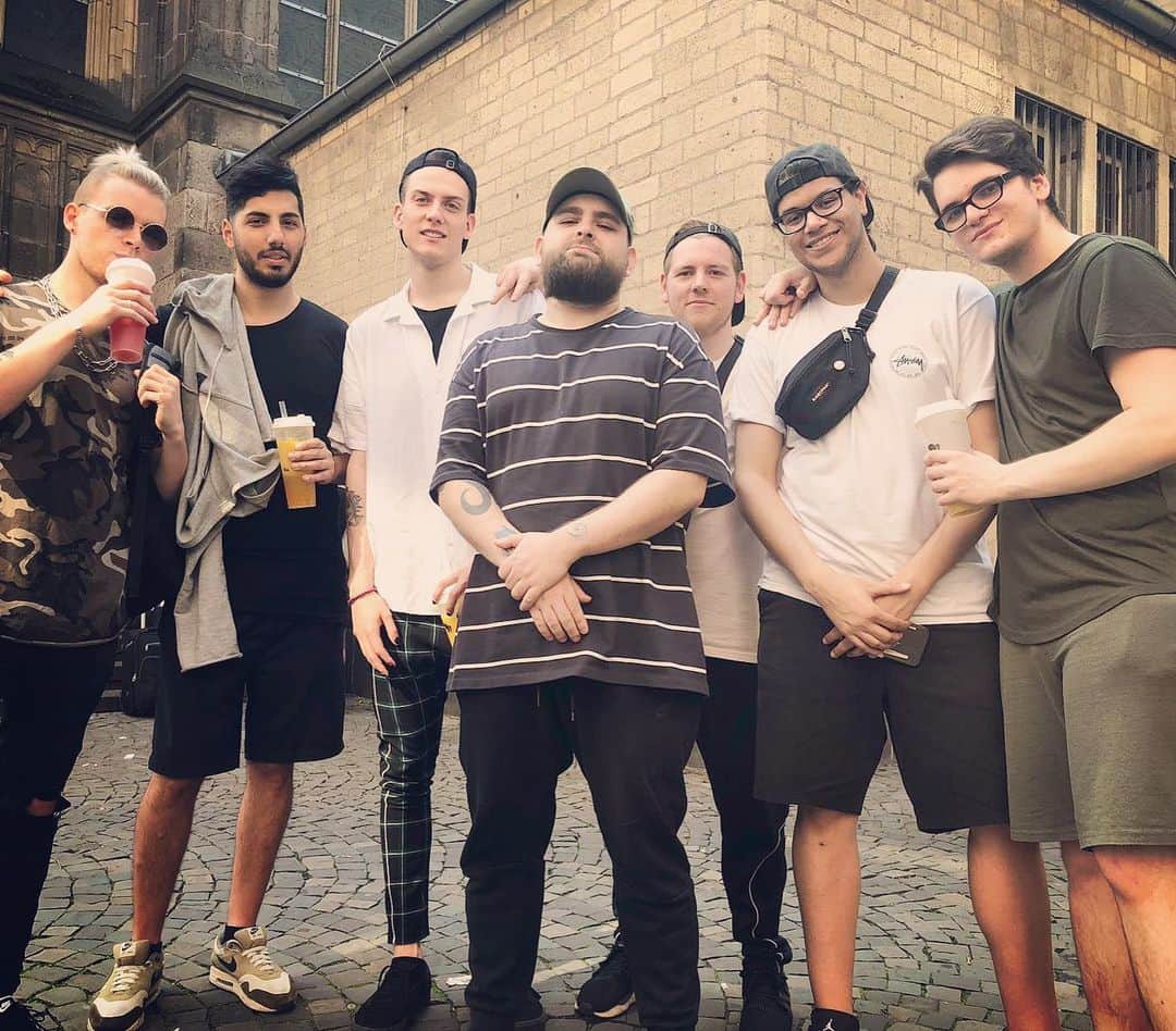 iBlaliのインスタグラム：「Liebe diese Peopz 💕」