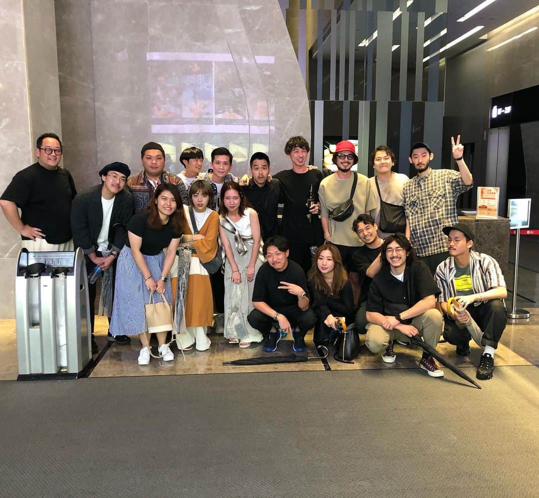 谷正人のインスタグラム：「明日のオープンに向けての決起集会@香港。香港もこれで5店舗になり、ようやく個店から組織になってきました。地に足つけて、さらに拡大していきますよ！ #publictokyo #unitedtokyo #studioustokyo #tokyobase」