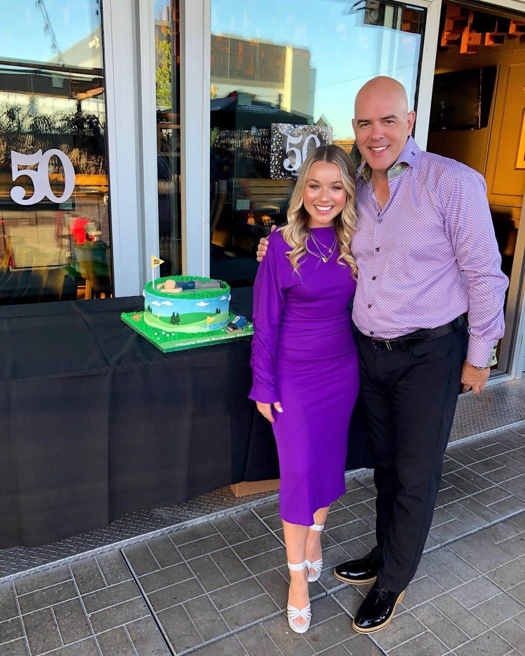 トーリ・ウェブスターのインスタグラム：「🎂 50 🍾 YEARS YOUNG! Celebrated Dad’s 50th last night with over 100 of his friends!! You’re the coolest, most popular, loved dad in the whole world @stevenwebster21 ♥️ ⠀⠀ Special shout out to @dessertlady_to for creating this AMAZING custom golf themed cake! There’s not a week that goes by that Dad isn’t on the golf course, so this was such a perfect way to surprise him 🥰🎂」