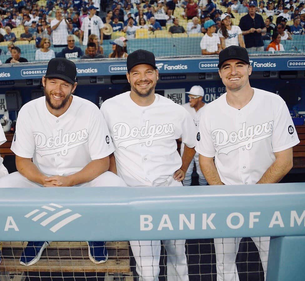 ロス・ストリップリングのインスタグラム：「All white for #PlayersWeekend! #ChickenStrip #CroppedBuehlerOut」