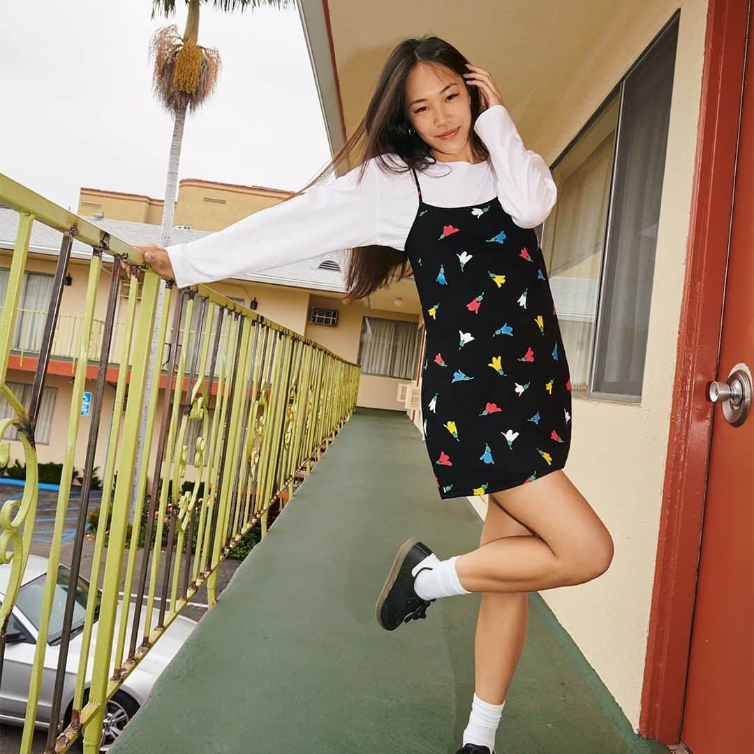American Apparelさんのインスタグラム写真 - (American ApparelInstagram)「Step out in the Viscose Slip Dress, now available in Vintage Floral.」8月26日 3時00分 - americanapparel