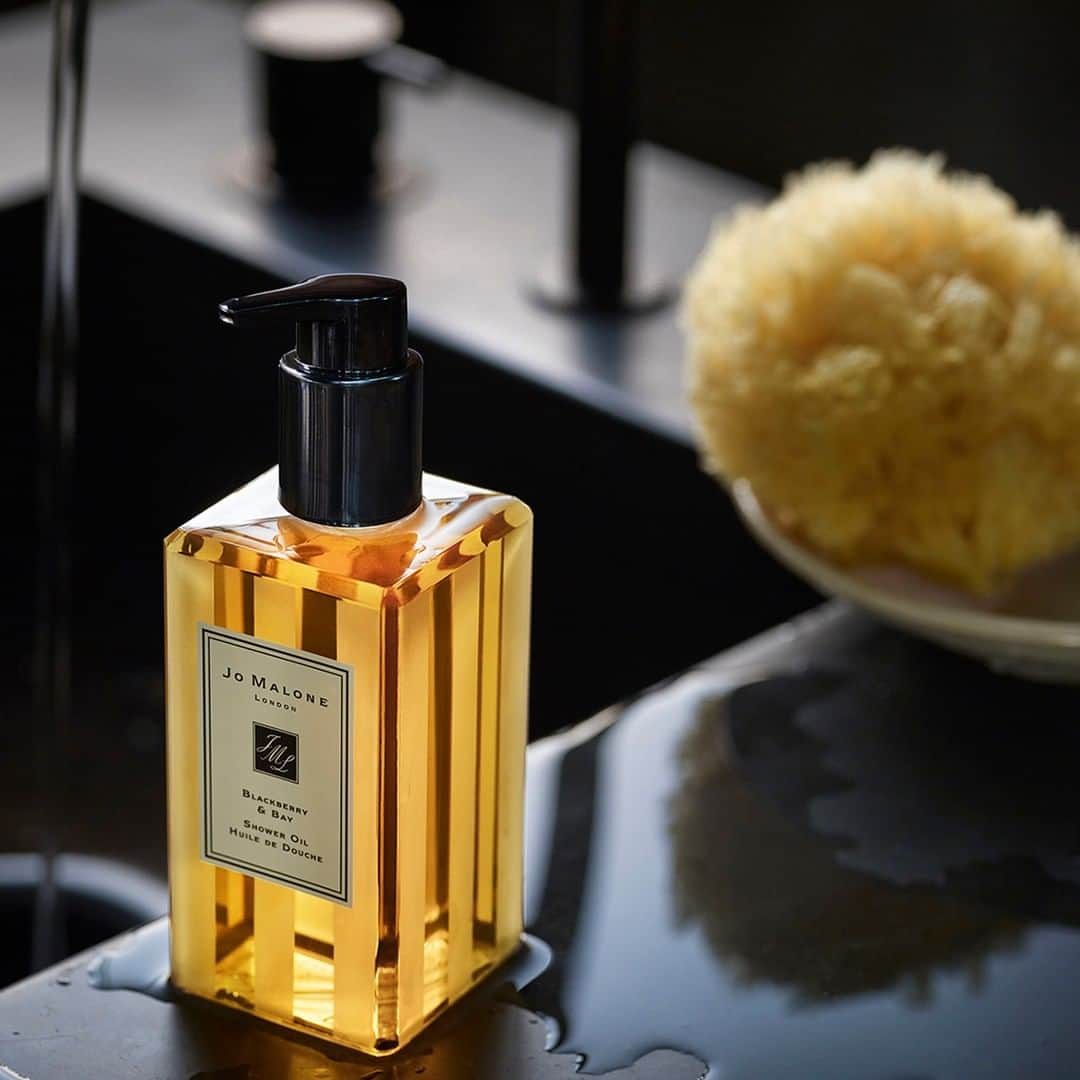 Jo Malone Londonさんのインスタグラム写真 - (Jo Malone LondonInstagram)「Scented Shower Oil. The ultimate everyday luxury. #TimeForMe」8月26日 3時01分 - jomalonelondon