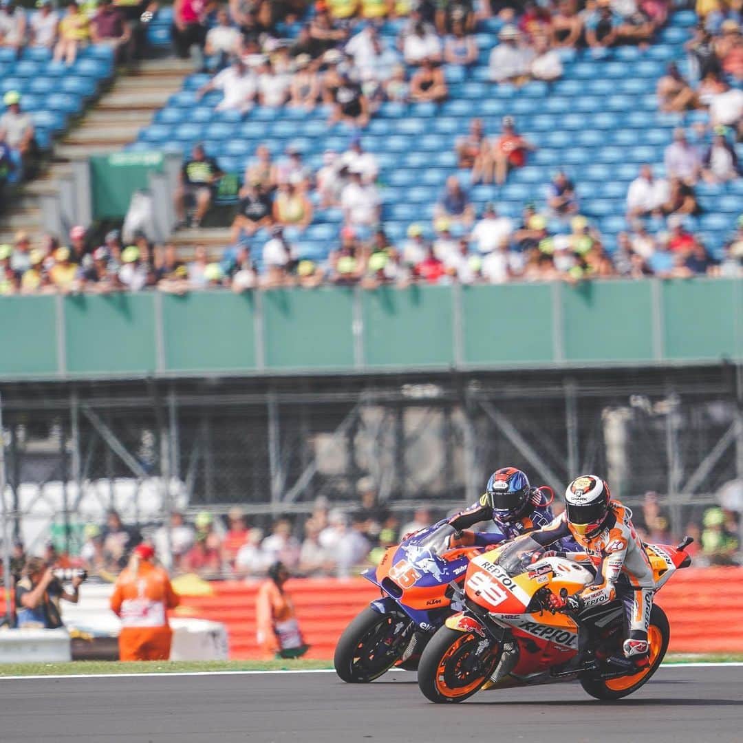レプソル・ホンダのインスタグラム：「Grit. Determination. Just rewards. 🏆 ⠀⠀⠀⠀⠀⠀⠀⠀⠀ #BritishGP」