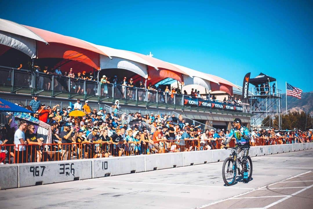 ケン・ブロックさんのインスタグラム写真 - (ケン・ブロックInstagram)「BIG thanks to all the fans that came out to Utah Motorsports Campus last weekend for Nitro World Games! I always enjoy seeing all the people that come out and support what we do on the race track. #bestfans #iamspecialized」8月26日 4時05分 - kblock43