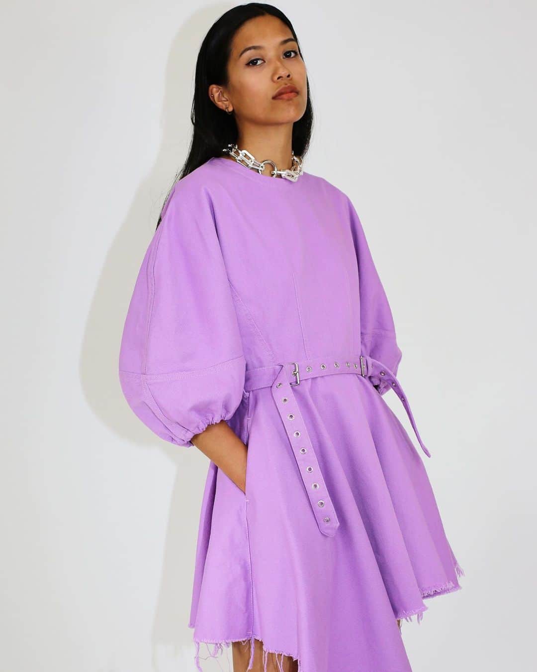 Marques Almeidaさんのインスタグラム写真 - (Marques AlmeidaInstagram)「It’s a lot of lilac but our new M’A girl Maine is amazing 💜  Classic M’A round sleeve mini dress and other things at marquesalmeida.com link in bio」8月26日 4時10分 - marques_almeida