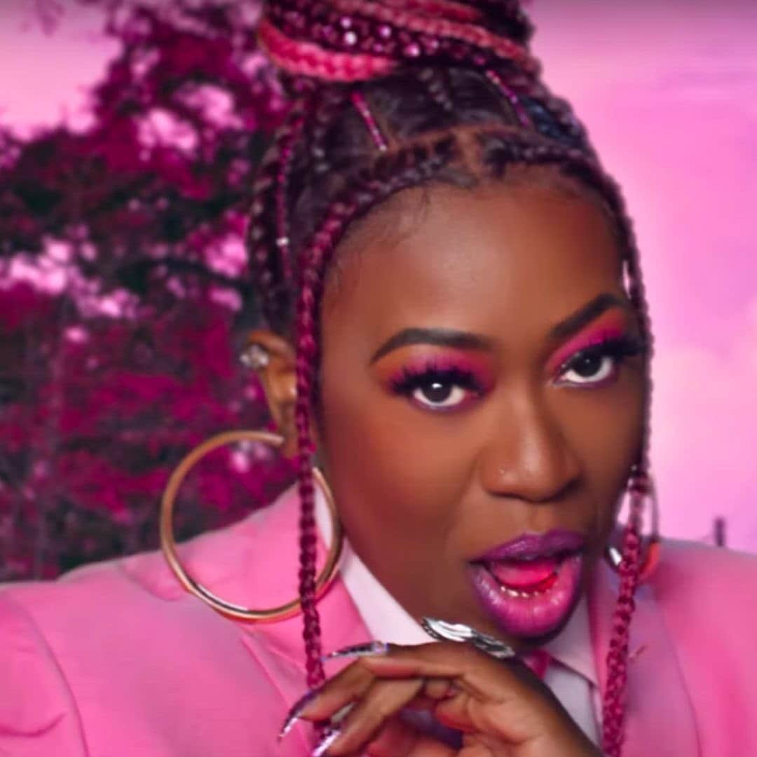 wet'n wild beautyさんのインスタグラム写真 - (wet'n wild beautyInstagram)「If you're a makeup fan you will love, love, love the eye-popping looks found in Missy Elliot's latest video #ThrowItBack. My fave... the show-stopping PINK monochrome look. What's yours? ⠀ ⠀ 💋 #wetnwild shout out to MUA @themuaalex and her squad for the inspiring looks! ⠀ .⠀ .⠀ .⠀ #missyelliot #makeup #makeupartist #makeupartists #mua #pinknails #pinkhair #pinkeyeshadow #pinkmakeup #pinklip #pinklips #pinklipstick」8月26日 4時13分 - wetnwildbeauty