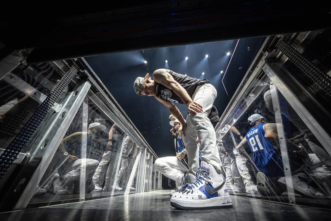 backstreetboysさんのインスタグラム写真 - (backstreetboysInstagram)「What a night, Orlando! Thanks for sharing it with us 💙 #BSBORL #DNAWorldTour」8月26日 4時28分 - backstreetboys