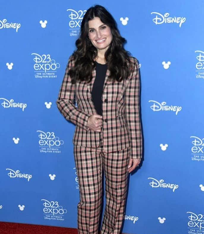 ポール・ノートンさんのインスタグラム写真 - (ポール・ノートンInstagram)「Frozen 2 press started at D23 w/ the legendary @idinamenzel #hair by Me @leobypaulnorton using @unite_hair  @paishau and @hottoolspro w/ makeup by @makeupmatthew #idinamenzel #frozen2 #disney」8月26日 5時32分 - paulnortonhair