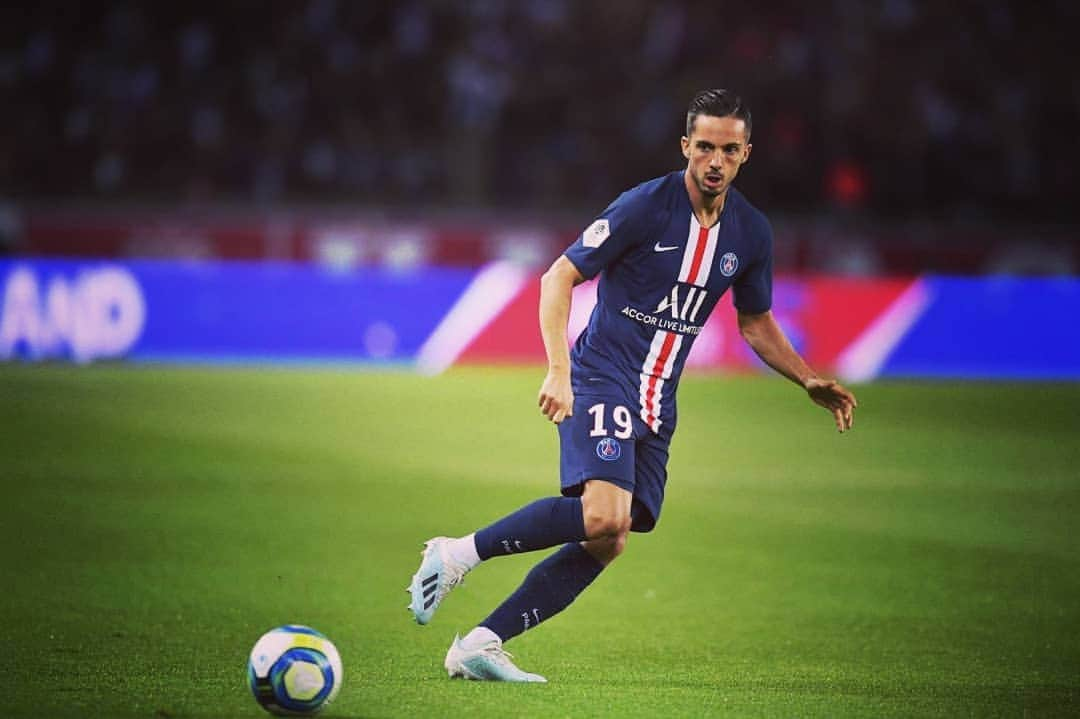 パブロ・サラビアさんのインスタグラム写真 - (パブロ・サラビアInstagram)「🇫🇷Belle victoire face à Toulouse en @ligue1conforama 💥⚽, on continue comme ça 🔴🔵 . 🇪🇸 Gran victoria vs Touluse  en @ligue1conforama 💥⚽ Este es el camino 🔴🔵 . .  #PSG #Icicestparis #AllezParis #ParcDesPrinces #PS19」8月26日 6時13分 - pablosarabia92