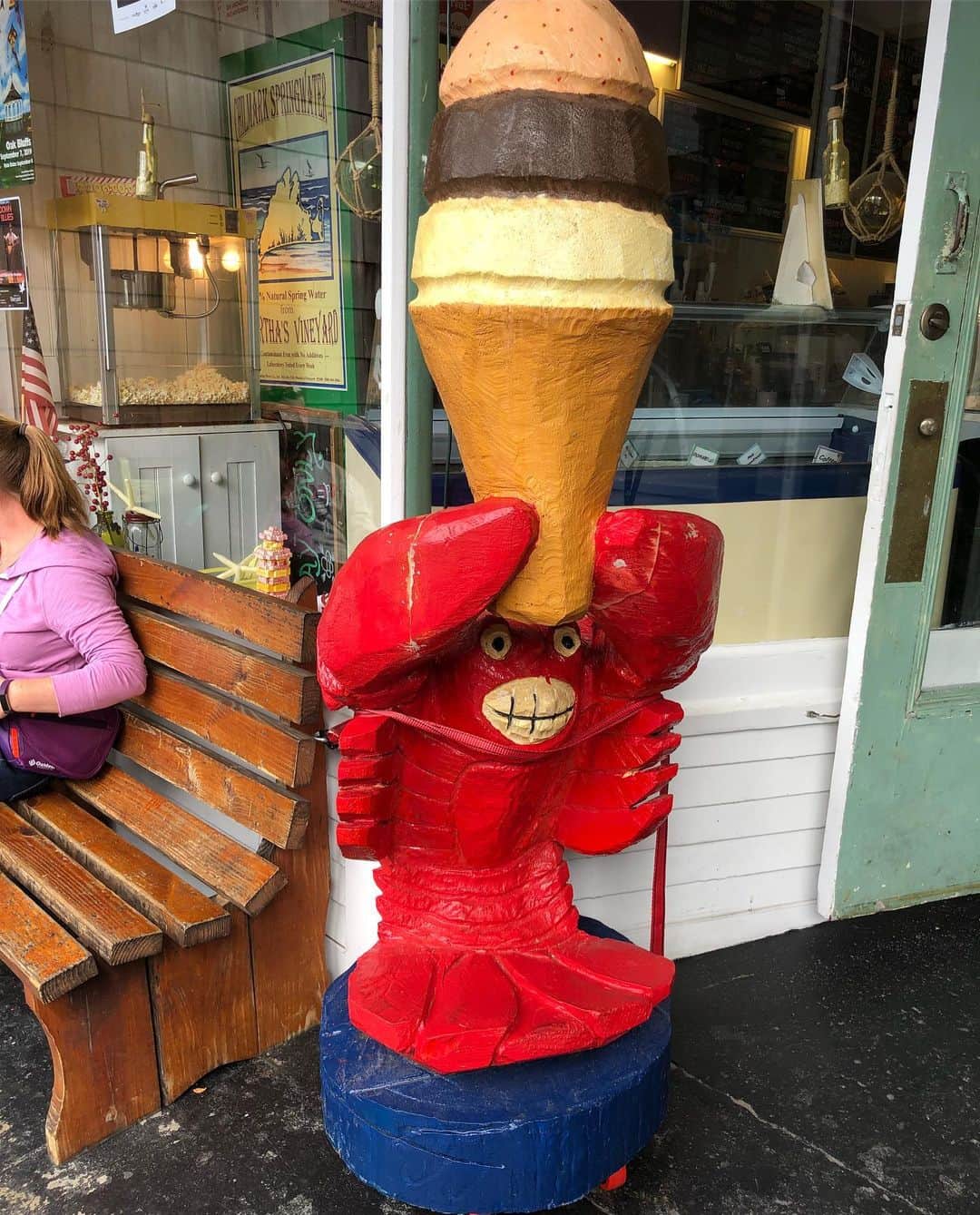 レイチェル・ニコルズさんのインスタグラム写真 - (レイチェル・ニコルズInstagram)「Lobster ice cream. Yay or nay? 🦀🍦」8月26日 6時16分 - rachel_nichols