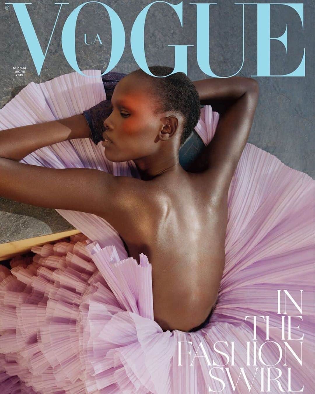 バルマンさんのインスタグラム写真 - (バルマンInstagram)「SHINING THROUGH @shanellenyasiase graces the cover of @vogue_ukraine in a #BALMAINCOUTURE gown styled by @nathankleinstyling & shot by @nadineijewere」8月26日 6時21分 - balmain