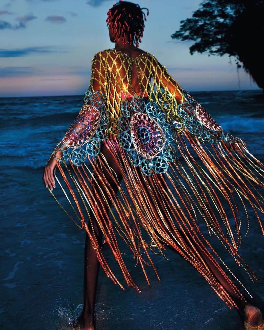 Fashion Weekのインスタグラム：「All that glitters ✨ we're so excited to see @area's new collection at @NYFW this season.」