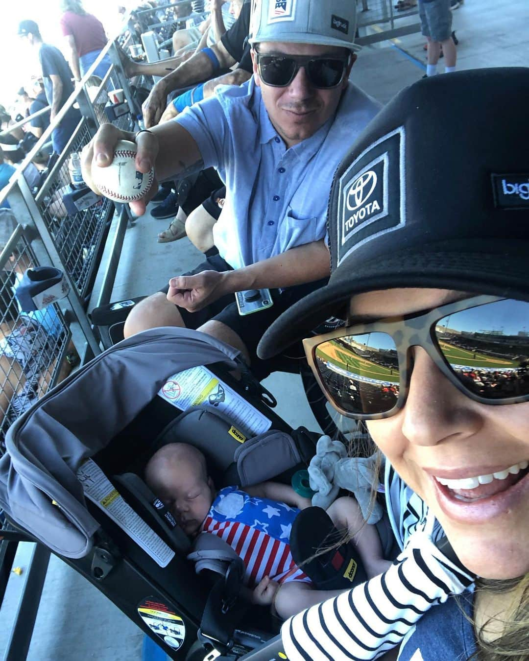 アラナ・ニコルズさんのインスタグラム写真 - (アラナ・ニコルズInstagram)「Gunnar’s first baseball game!!! . . Go #renoaces @renoaces @toyotausa @bigtruck you know how we do! . @roytuscany 🥰」8月26日 7時01分 - alanathejane