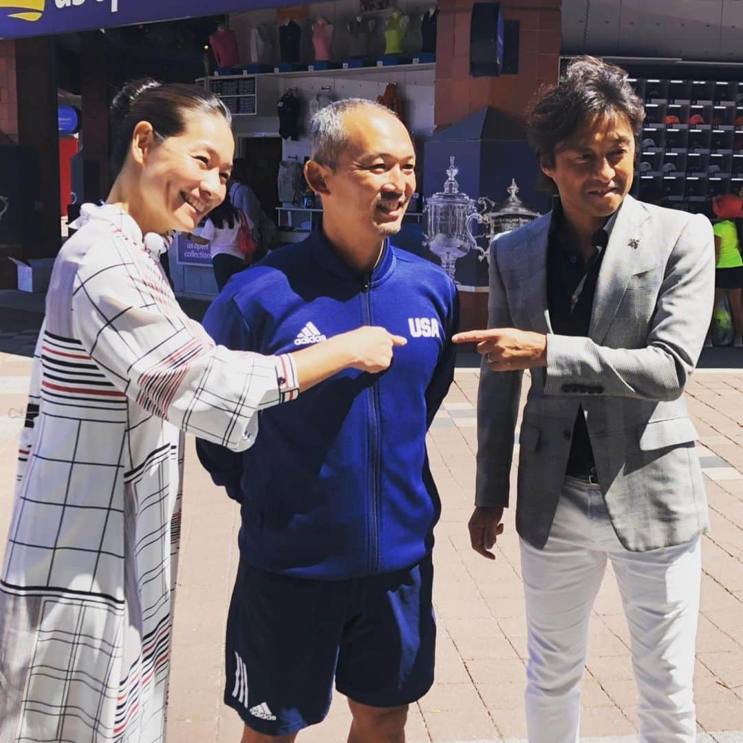 伊達公子さんのインスタグラム写真 - (伊達公子Instagram)「US OPEN 2019大会1日前 大会が明日から始まる忙しい中、 アメリカ在住で活躍されているストレングス&コンディショニングトレーナーをさているIMGの中村さんとUSTA大地さんにお話を伺いました。 この内容は後日WOWOWで！ #伊達公子  #kimikodate  #テニス  #テニスプレイヤー  #テニスプレーヤー  #tennis  #tennisplayer  #instatennis  #instasports  #usopentennis  #usopentennis2019  #全米オープンテニス  #全米オープンテニス2019  #全米オープン  #usopen  #ニューヨーク  #ny  #nyc  #wowow  #wowowtennis  #大会1日前 #明日から開幕  #いよいよ  #今年最後のグランドスラム  #グランドスラム」8月26日 7時02分 - kimiko.date