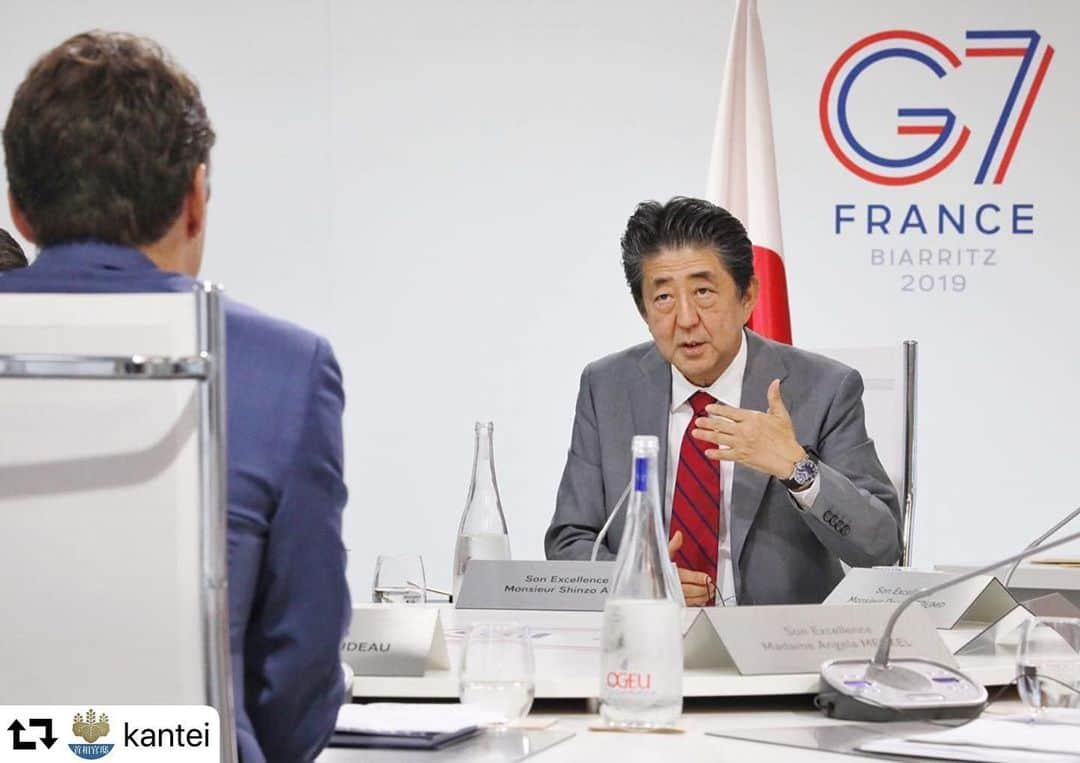 安倍晋三さんのインスタグラム写真 - (安倍晋三Instagram)「#repost @kantei ・・・ G7サミット二日目は、世界経済と貿易についての討議からスタートしました。冒頭、私から、下振れリスクへの政策協調、デジタル時代の新しいルール作り、WTO改革の重要性などについて意見を述べ、その後、これらの論点について、大変活発で密度の濃い議論を行うことができました。 . #G7 #G7summit #summitmeeting #france #🇫🇷 #biarritz #ビアリッツ #day2 #G7BIARRITZ #トランプ大統領 #メルケル首相 #マクロン大統領 #トルドー首相 #ジョンソン首相 #コンテ首相 #トゥスク議長 @shinzoabe」8月26日 7時00分 - shinzoabe