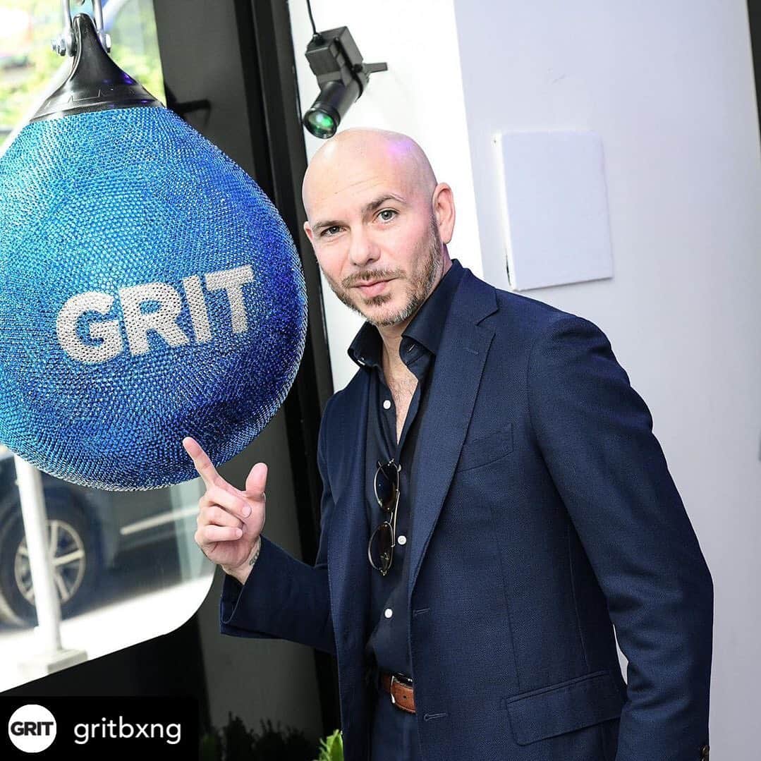ピットブルのインスタグラム：「We’re just getting started! #gritbxng and going strong 💪Posted @withrepost • @gritbxng ⚡⚡MR WORLDWIDE + GRIT BXNG = EPIC SH*T ⚡⚡ Last weekend was 💥TOTAL MADNESS💥 “We about to climb, wild, 'cause it's about to go down” 🔊🎶 Our investor @pitbull was in town and dropped by the studio to hang with the GRIT Fam and of course crash one of the workouts to drop some motivation.  The energy was UNREAL. Did you attend the class? Drop a note in the comments if you did and head over to our IG stories to catch some sound bites from clients in the class and our round up pictures! 🙌💯🥊 || #MrWorlwide #GRITBXNG」