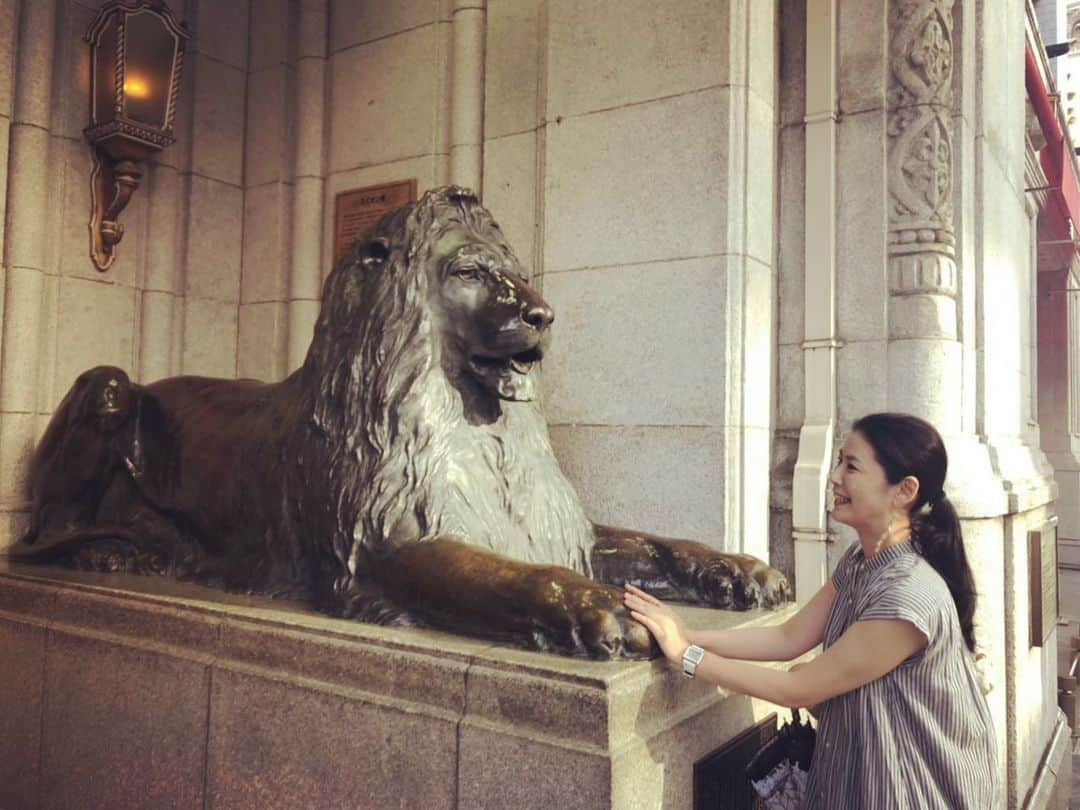 睦さんのインスタグラム写真 - (睦Instagram)「ム、ムファサっ？😳 #ライオンキング  #lionking  #シンバ  #simba  #ムファサ  #mufasa  #プンバァ  #pumbaa  #ライオン  #mitsukoshi  #映画  #movie  #cinema  #シネマ  #nihonbashi  #ディズニー  #disney  #スカー  #scar  #日本橋  #三越本店  #ssw  #model  #lyricist  #井上睦都実 #睦  #これぞキングオブエンタメ  #ライオンキングでふるえたキャンペーン  #ライオンキングごっこ  #あの名シーンキャンペーン  @disneystudiojp」8月26日 8時07分 - mutsumi1220