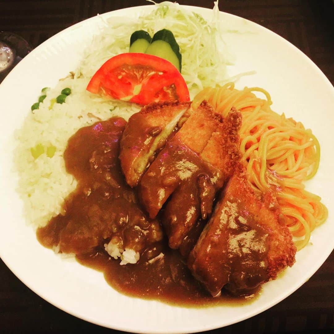 のインスタグラム：「‪生マレテ、モトイ造ラレテ初メテトルコライス ナル物ヲ食シタ。超人気店。‬ ‪@ツル茶ん‬  First time I ate "Turkish Rice" in Nagasaki. It's a famous dish at "Tsuruchan"  #トルコライス #nagasaki #tsuruchan」