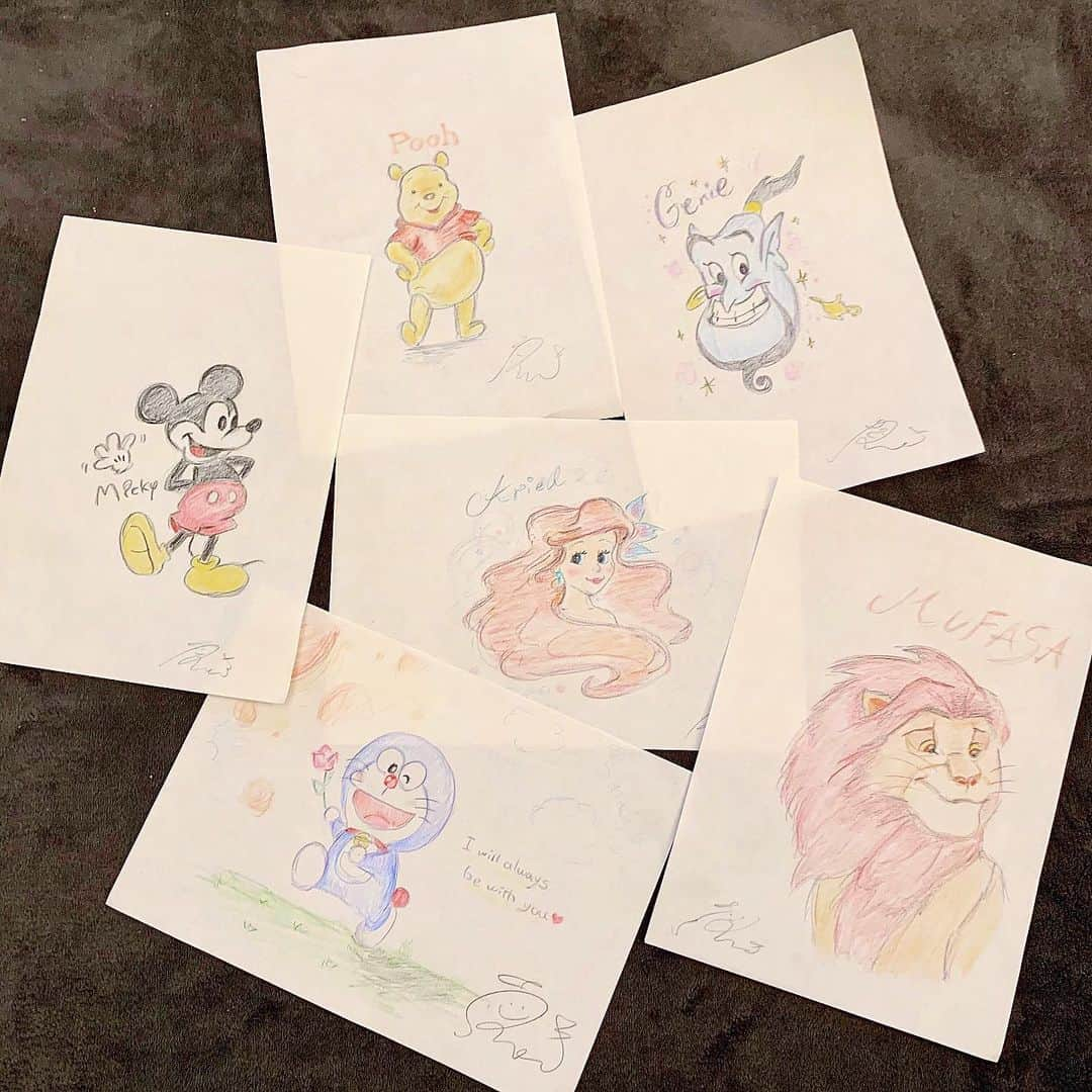 澤山璃奈さんのインスタグラム写真 - (澤山璃奈Instagram)「久々の🎨✏️💗 絵描くのは楽しい💕 やっぱりiPad 欲しいな🖋  #らくがき #イラスト #色鉛筆 #ディズニー #disney #micky #pooh #aladdin #ariel #mufasa #ドラえもん」8月26日 8時25分 - rinasawayama