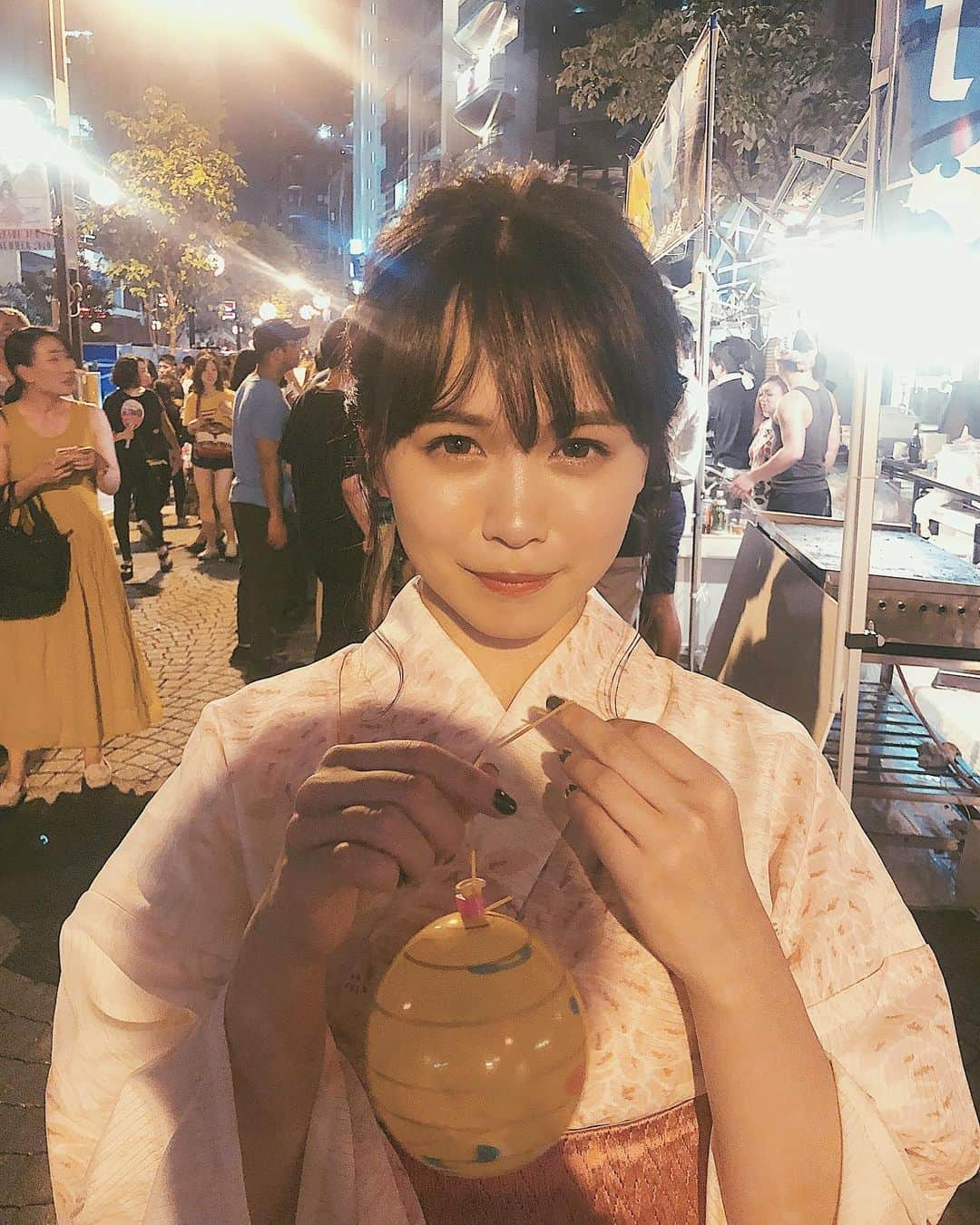 菅本裕子さんのインスタグラム写真 - (菅本裕子Instagram)「麻布十番祭り行ってきました🎐！﻿ ﻿ 夏だ〜！夏を満喫！﻿ ﻿ 浴衣...夢工房﻿ 帯...そしてゆめ﻿ ﻿ あわ〜いピンクの、品の良い浴衣です❤︎﻿ ﻿ お祭りで話しかけてくれた方、ありがとう！フォロワーさん、みんなとても優しくてマナーの良い方ばかりで本当に感激するんですよね・・😭🙏﻿ ﻿ ヘアアレンジと着付けは @milk_muriel_macoto さんに！ホットペッパーで調べて予約して行ったら、びっくりされました😂ゆうこすホットペッパーを使ってるイメージが無いそう😂めちゃくちゃ使ってる・・😂﻿ ﻿ 今年は、もう一回着れるかなあ😌﻿ いっぱい着たいなあ〜❤︎﻿ ﻿ みんなはもう浴衣着た〜？﻿ ﻿ #麻布十番祭り #麻布十番納涼祭り #浴衣ヘアアレンジ #浴衣 #ゆうこす #菅本裕子 #浴衣コーデ #ゆうこす #菅本裕子」8月26日 8時32分 - yukos0520